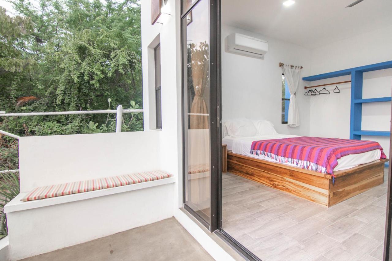 Costa Oeste Tola Kamer foto