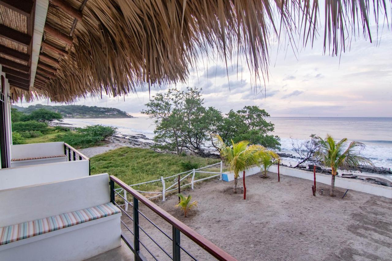 Costa Oeste Tola Buitenkant foto