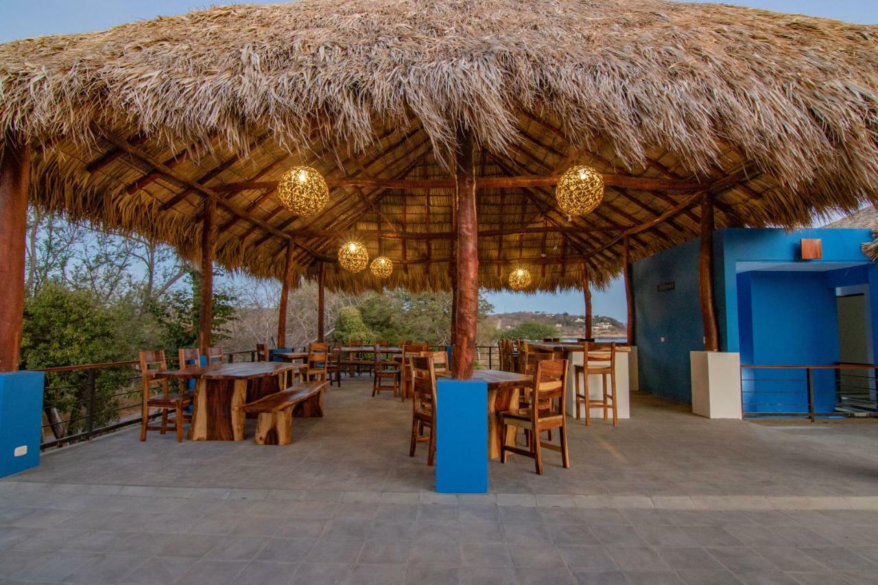 Costa Oeste Tola Buitenkant foto